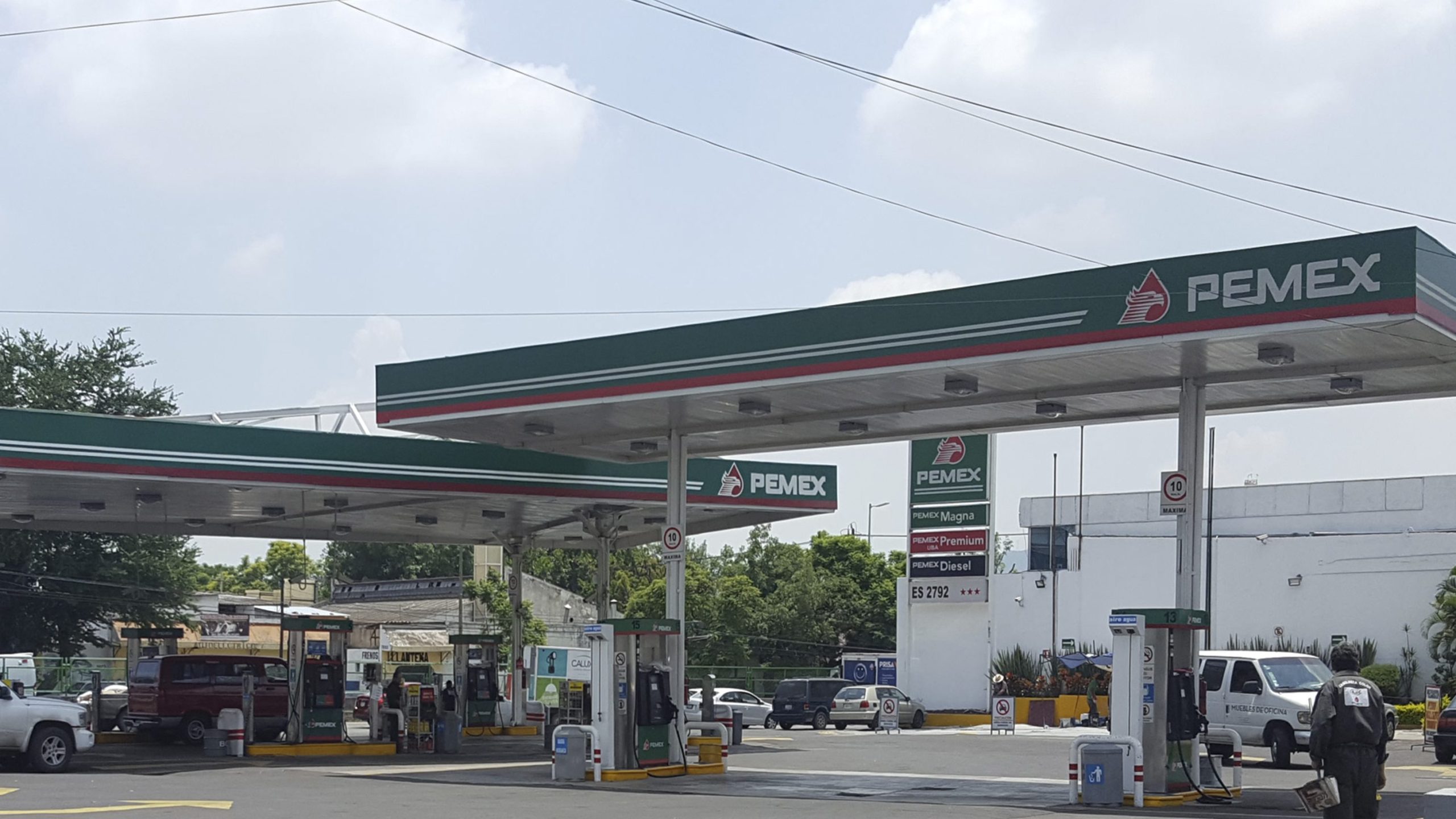 gasolinera colon scaled