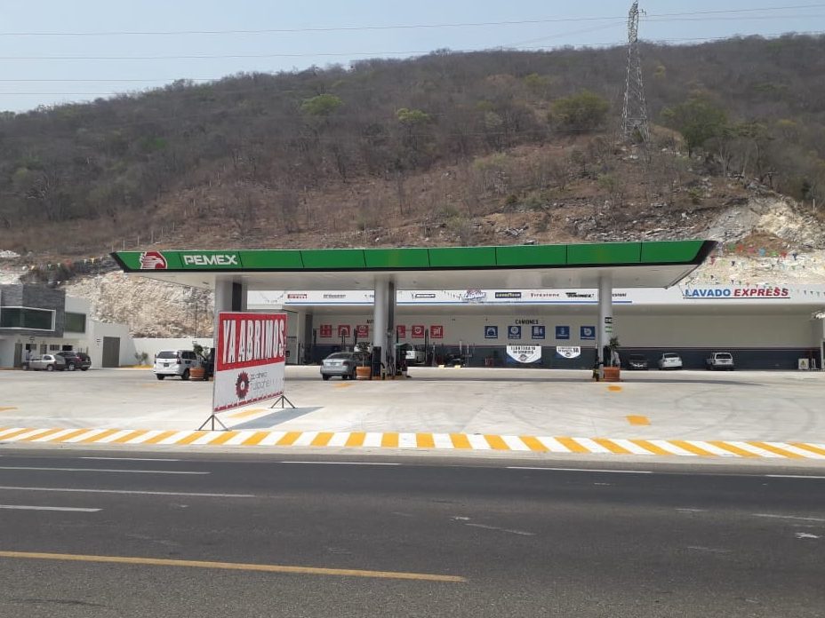 gasolinera tulipanes ii